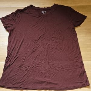 Maurices Short Sleeve Crewneck Tee in Burgundy